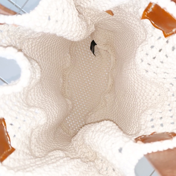 Urban Outfitters crochet hobo bag ! - Picture 3 of 4